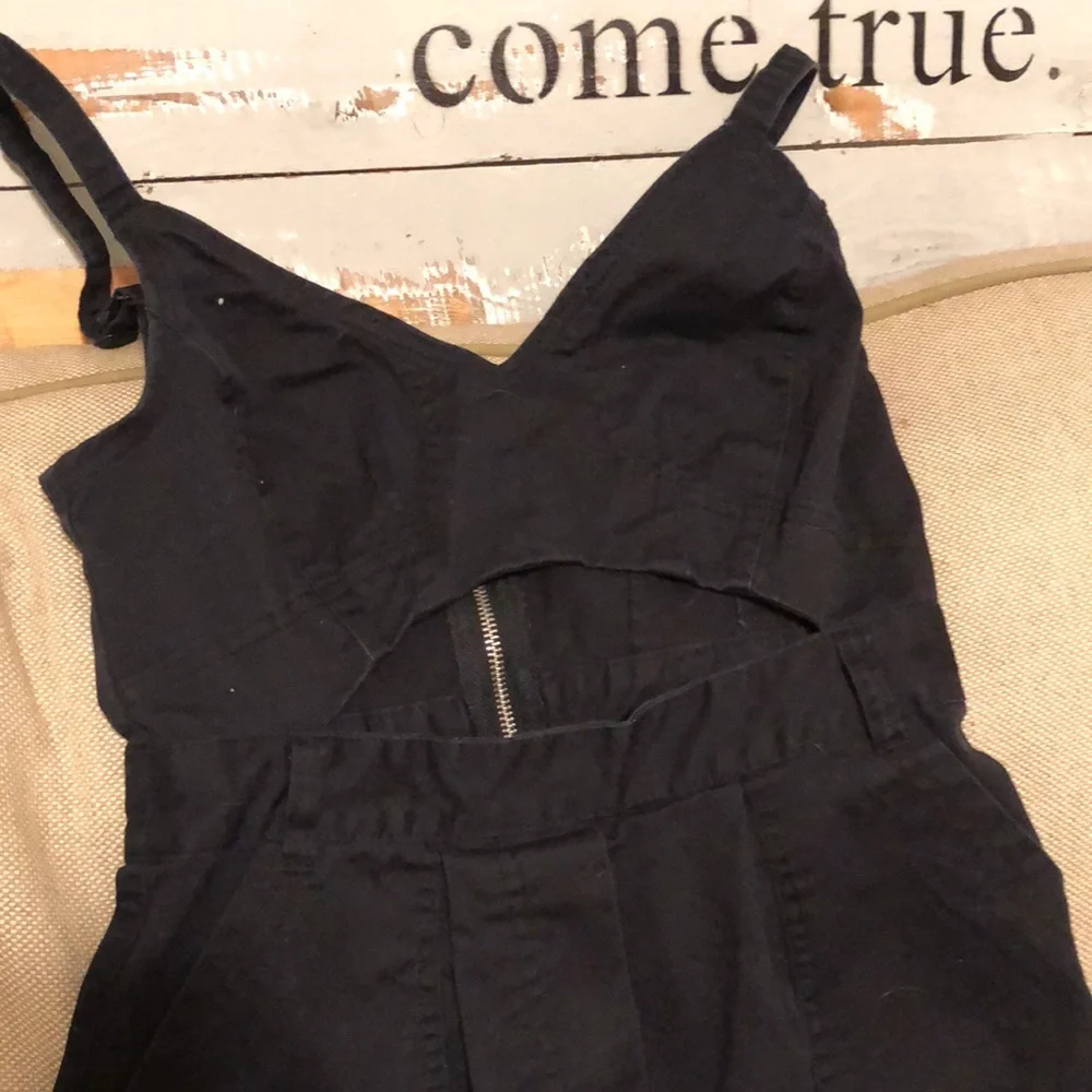 ♥️Urban Outfitters Overall Shorts♥️ - Picture 3 of 5